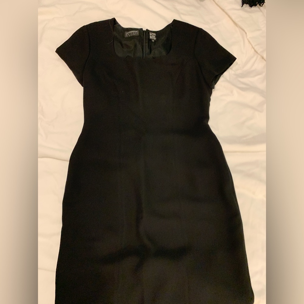 Beautiful Liz Clairborne A dress in 6 Petite